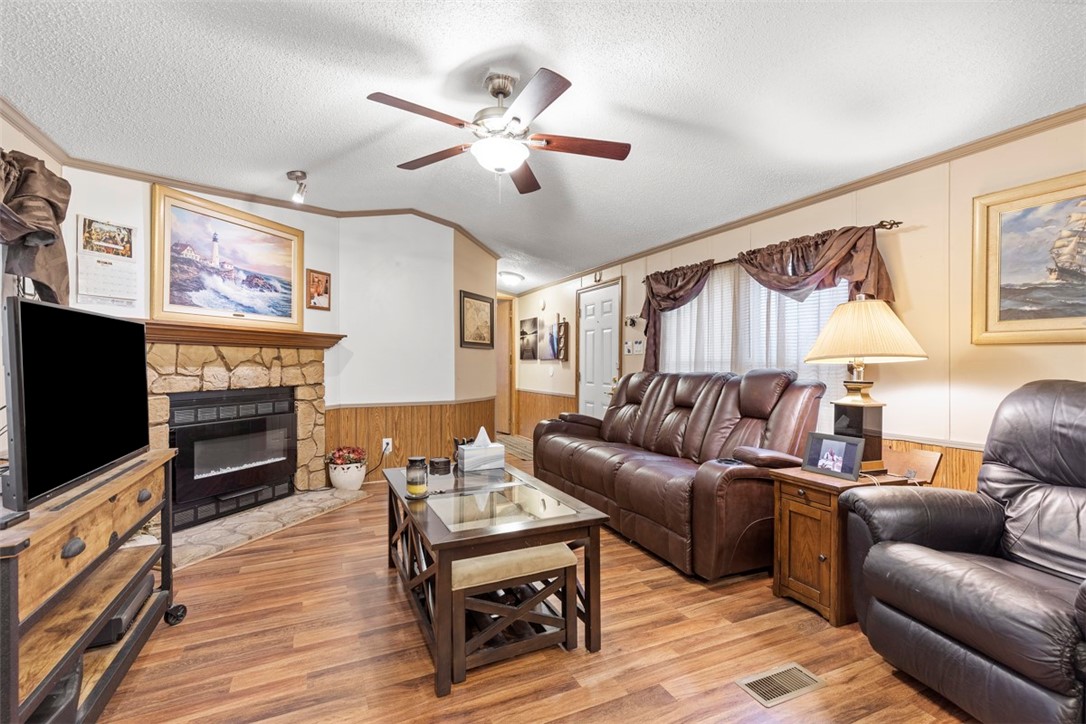 727 Slate Ave