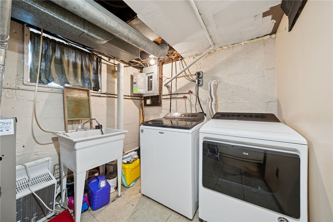 Jeannette, Pennsylvania 15644, United States, 2 Bedrooms Bedrooms, ,2 BathroomsBathrooms,Residential,Active,193283