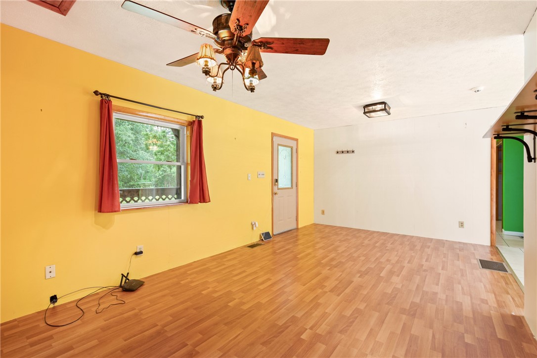 Addison Twp, Pennsylvania 15424, United States, 1 Bedroom Bedrooms, ,2 BathroomsBathrooms,Residential,Active,179753