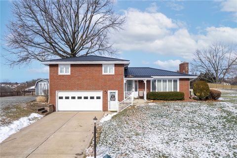 Photo of 10451 Primrose Dr, Irwin, PA 15642 (MLS # 1737942)