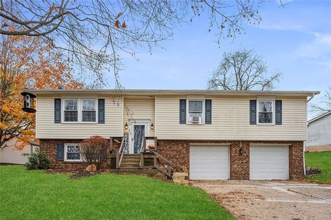Photo of 248 Laddie Dr, Washington, PA 15301 (MLS # 1729029)