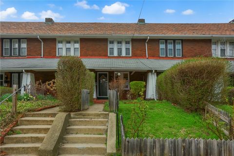 Photo of 5933 Alder St #A, Pittsburgh, PA 15232 (MLS # 1746459)