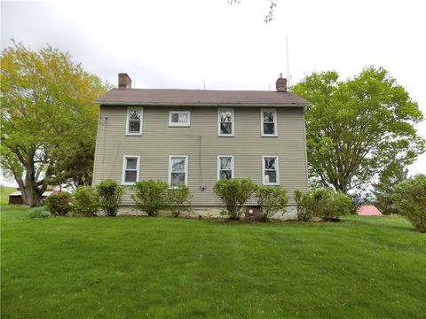 Photo of 836 Little Summit Rd, Vanderbilt, PA 15486 (MLS # 1732389)