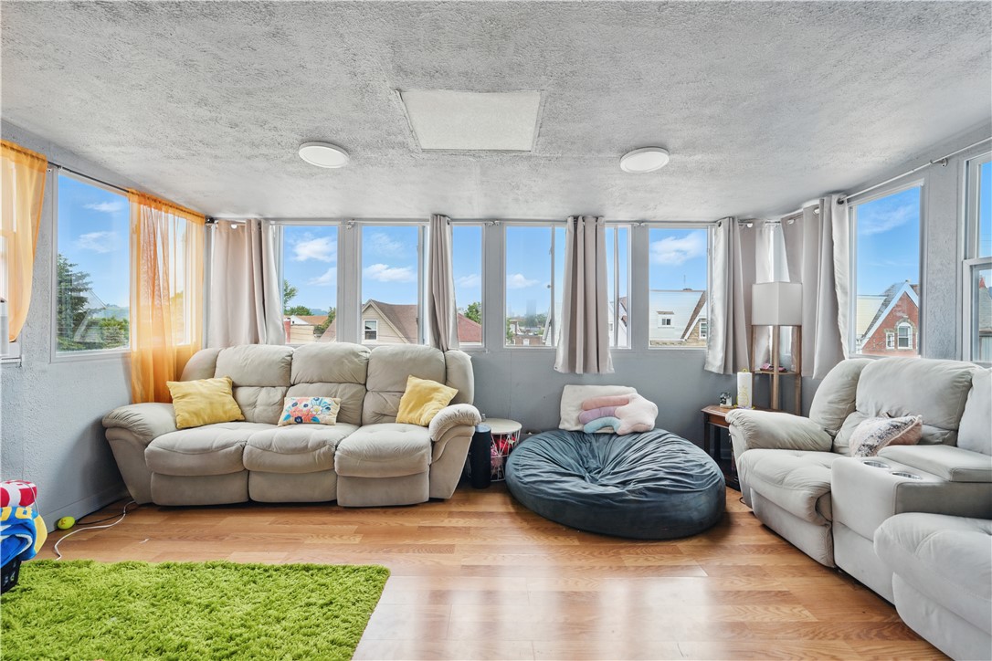 Oakland, Pennsylvania 15213, United States, 6 Bedrooms Bedrooms, ,2 BathroomsBathrooms,Residential,Active,149018