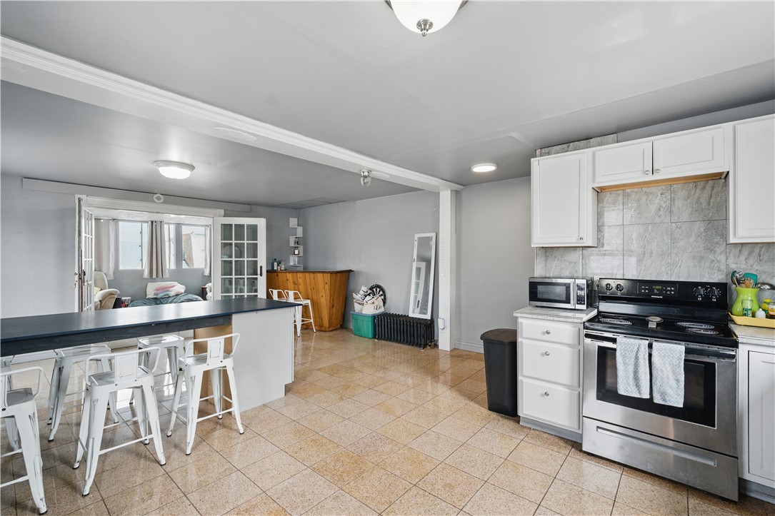 Oakland, Pennsylvania 15213, United States, 6 Bedrooms Bedrooms, ,2 BathroomsBathrooms,Residential,Active,149018