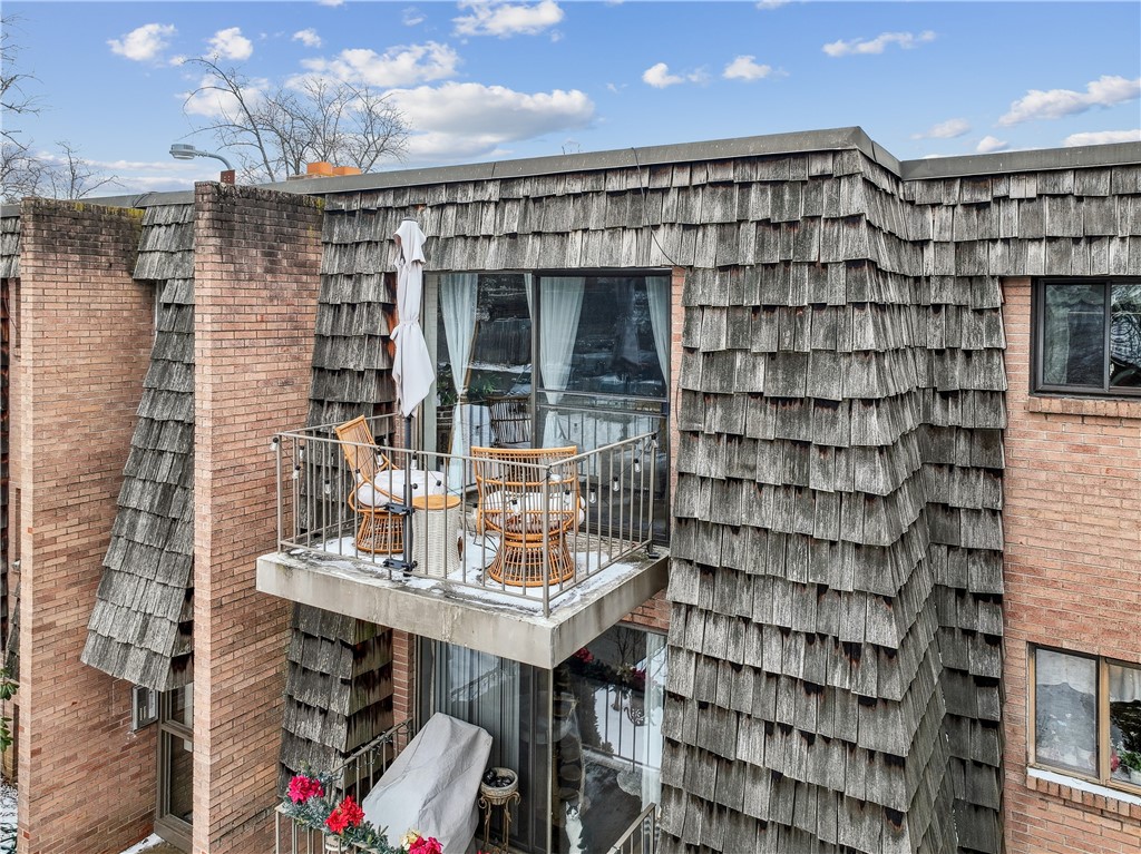 1332 Forest Green Dr