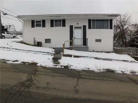 35 Pershing Avenue Uniontown PA 15401