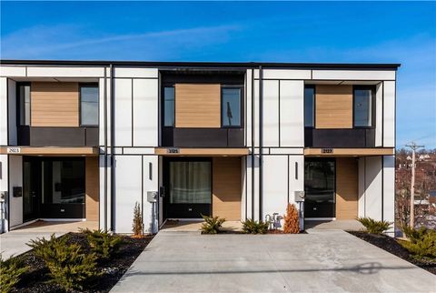 Photo of 2125 Rose St, Pittsburgh, PA 15219 (MLS # 1738060)