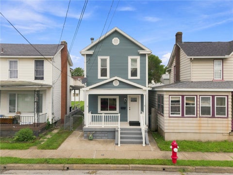 Homes For Sale - 218 Loyalhanna Ave Ave<br/> Latrobe, PA 15650