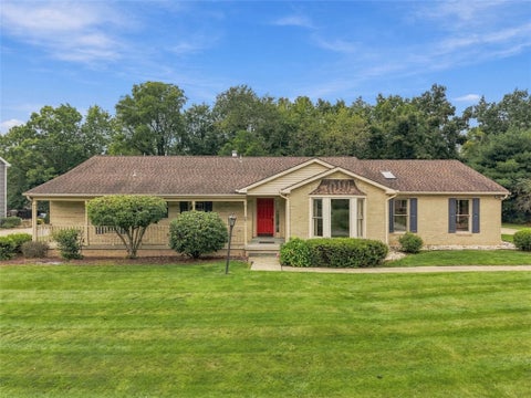 Homes For Sale - 202 Elmhurst Circle Cir<br/> Cranberry Twp, PA 16066