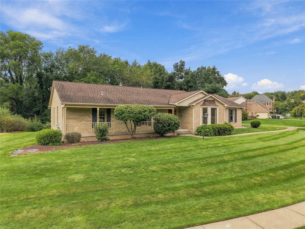 202 Elmhurst Circle