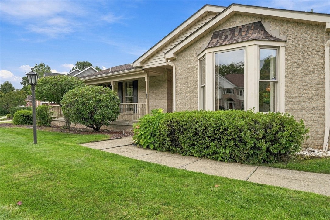 202 Elmhurst Circle