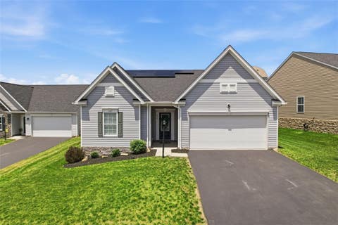 Photo of 812 Curtman Ct, New Kensington, PA 15068 (MLS # 1761896)