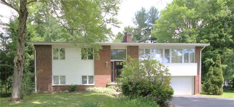 Photo of 331 Roberts Ln, New Castle, PA 16105 (MLS # 1760965)