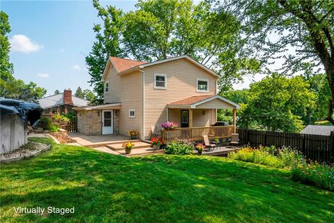 Photo of 465 Fernhill Ave, Pittsburgh, PA 15226 (MLS # 1746417)