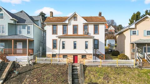 Photo of 422 W 7th Ave, Tarentum, PA 15084 (MLS # 1736619)