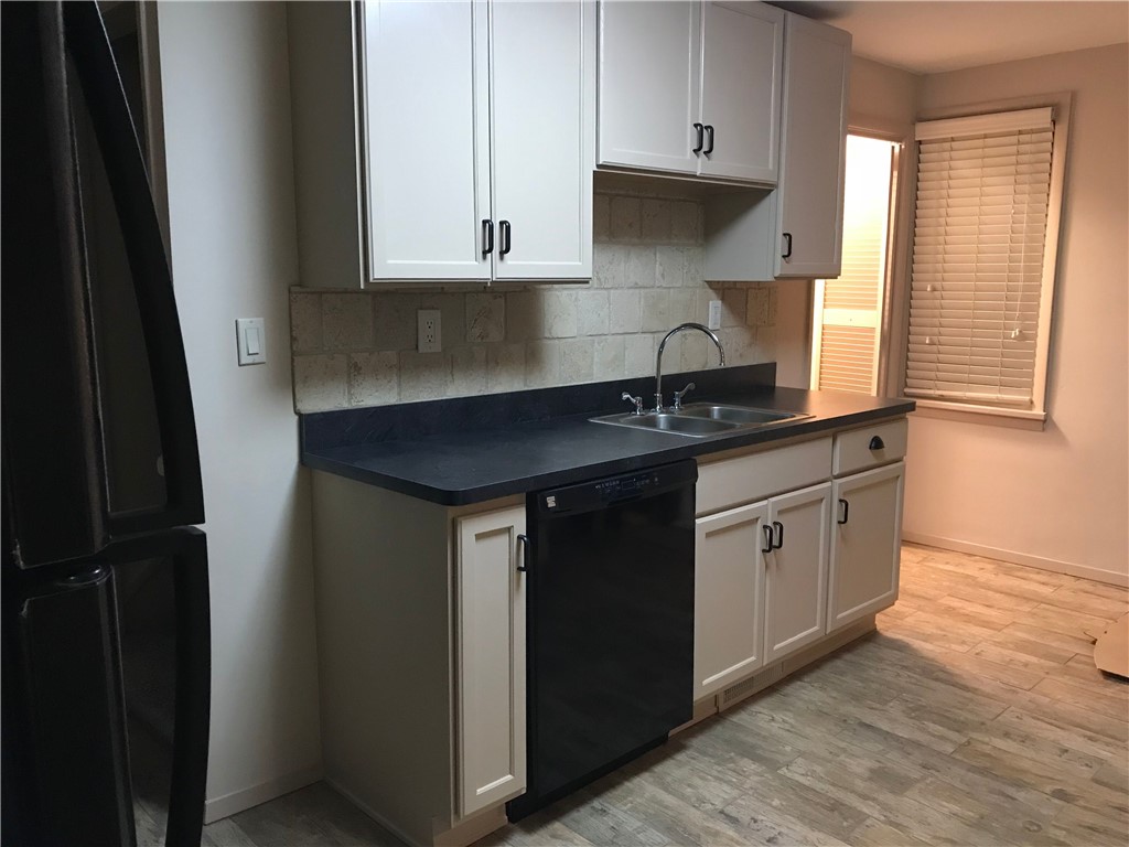 Coraopolis, Pennsylvania 15108, United States, 2 Bedrooms Bedrooms, ,1 BathroomBathrooms,Residential,Active,163803