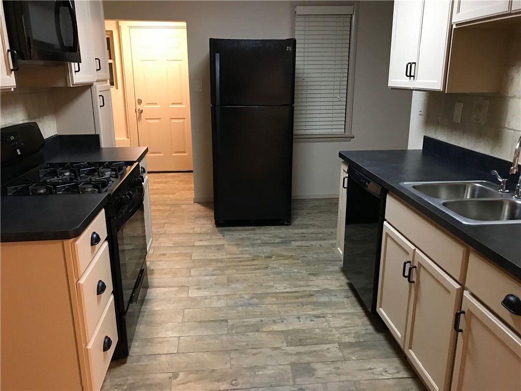 Coraopolis, Pennsylvania 15108, United States, 2 Bedrooms Bedrooms, ,1 BathroomBathrooms,Residential,Active,163803