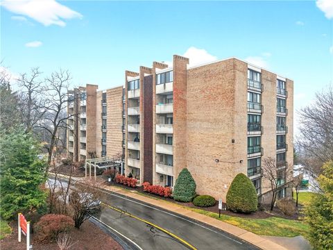 Photo of 55 Highland Rd #504, Bethel Park, PA 15102 (MLS # 1742665)