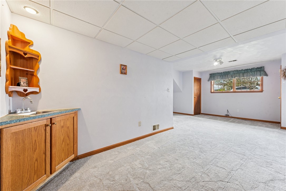 709 S 8th St St, Youngwood, Pennsylvania image 25
