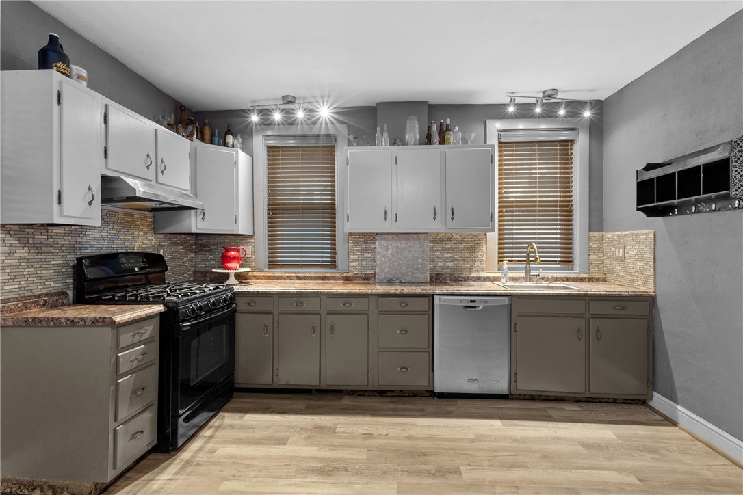 Beechview, Pennsylvania 15216, United States, 2 Bedrooms Bedrooms, ,2 BathroomsBathrooms,Residential,Active,24472