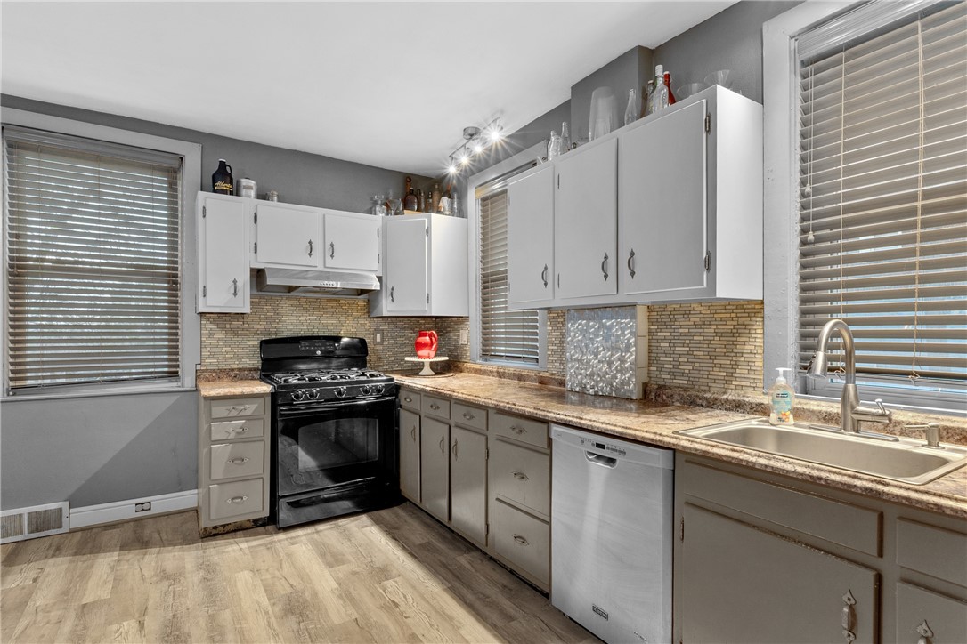 Beechview, Pennsylvania 15216, United States, 2 Bedrooms Bedrooms, ,2 BathroomsBathrooms,Residential,Active,24472