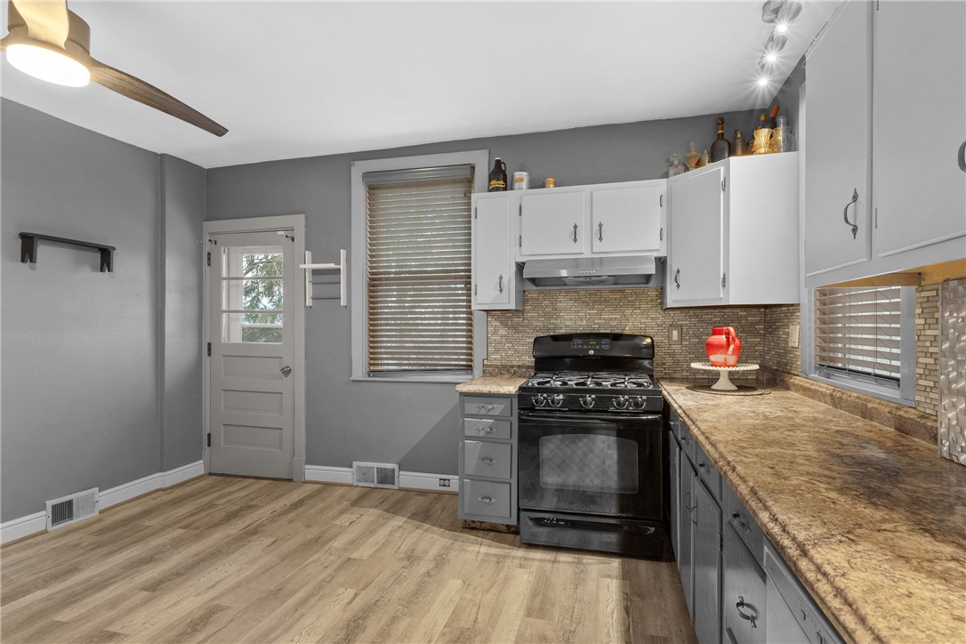 Beechview, Pennsylvania 15216, United States, 2 Bedrooms Bedrooms, ,2 BathroomsBathrooms,Residential,Active,24472