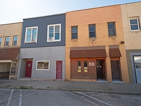 Photo of 1717 Fifth Avenue, Arnold, PA 15068 (MLS # 1726446)