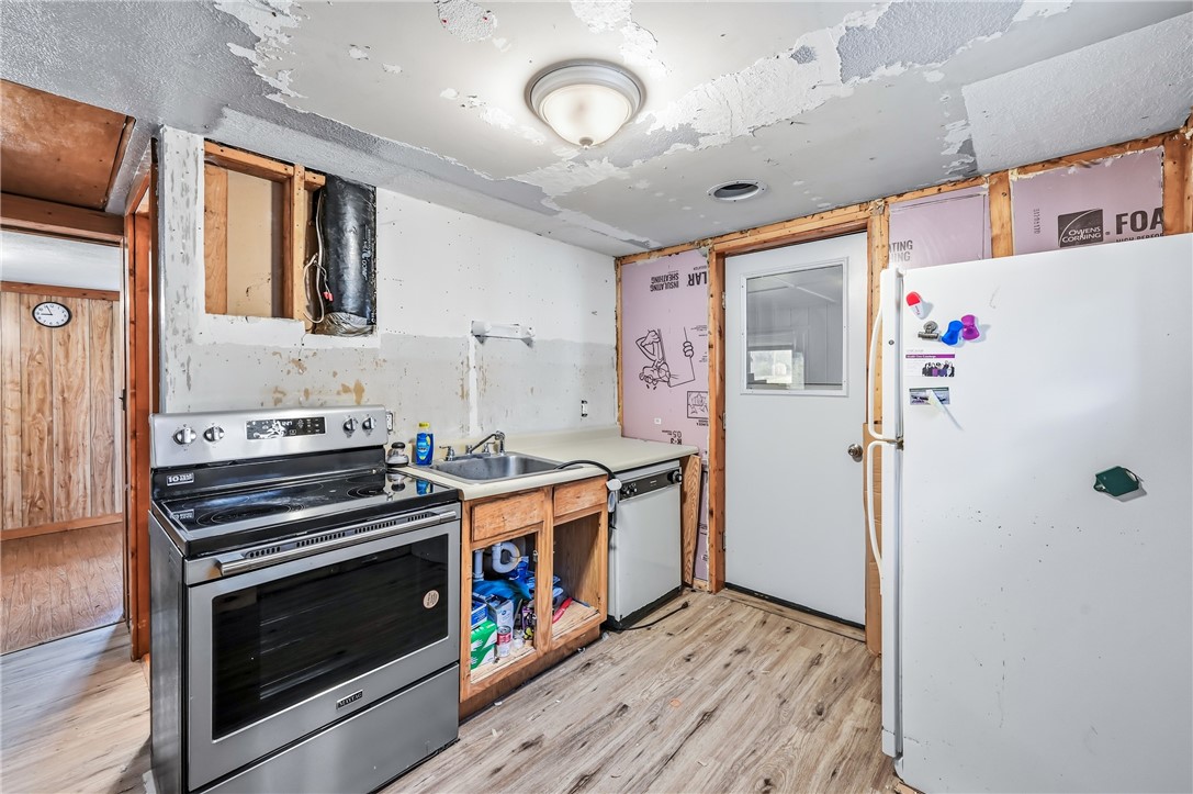 Shenango, Pennsylvania 16134, United States, 2 Bedrooms Bedrooms, ,1 BathroomBathrooms,Residential,Active,242970