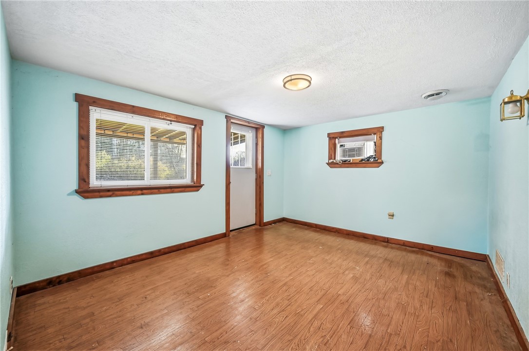 Shenango, Pennsylvania 16134, United States, 2 Bedrooms Bedrooms, ,1 BathroomBathrooms,Residential,Active,242970