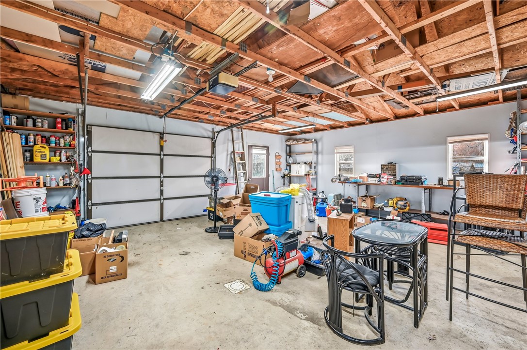 Shenango, Pennsylvania 16134, United States, 2 Bedrooms Bedrooms, ,1 BathroomBathrooms,Residential,Active,242970