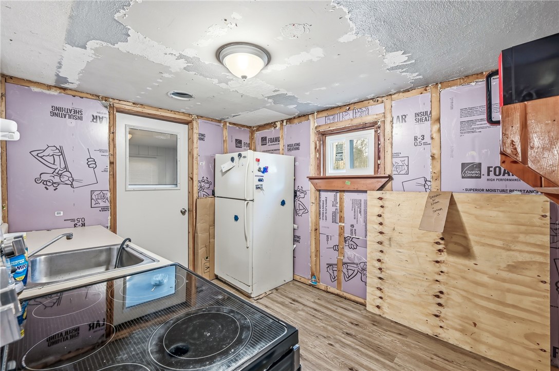 Shenango, Pennsylvania 16134, United States, 2 Bedrooms Bedrooms, ,1 BathroomBathrooms,Residential,Active,242970