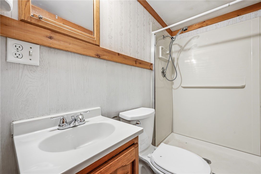 Shenango, Pennsylvania 16134, United States, 2 Bedrooms Bedrooms, ,1 BathroomBathrooms,Residential,Active,242970