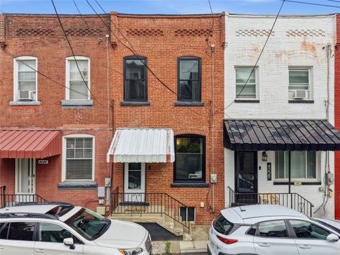 Townhouse For Sale - 4227 Dunkeld Way Way<br/> Lawrenceville, PA 15201
