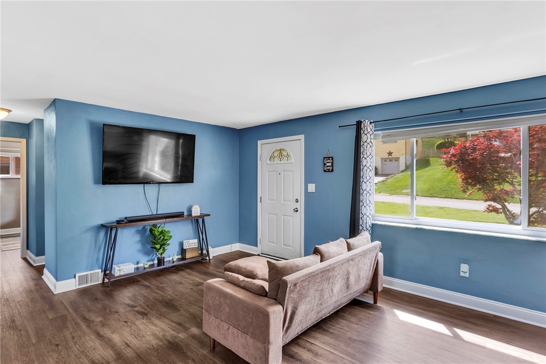 938 Dallett Rd Rd, Whitehall, Pennsylvania image 9