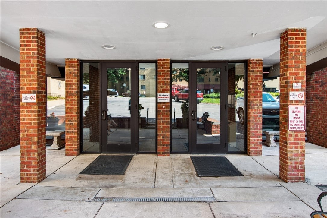 5 Bayard Rd 618