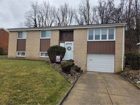Photo of 339 Laurie Dr, Pittsburgh, PA 15235 (MLS # 1742490)