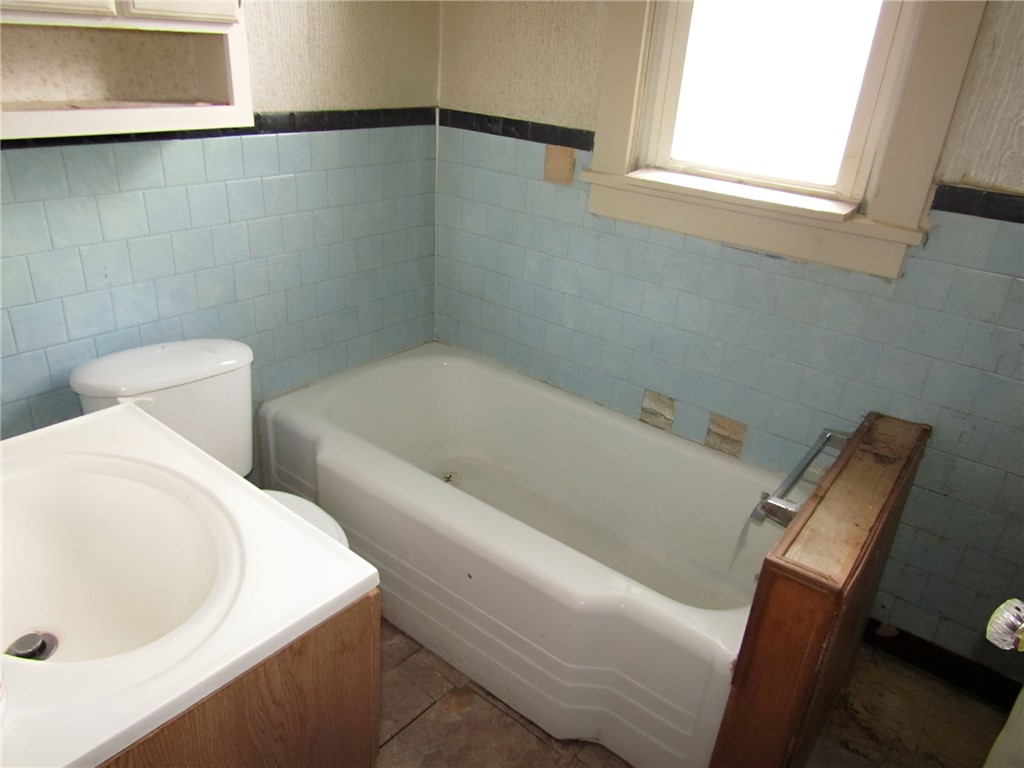 827 Pine St St, Ambridge, Pennsylvania image 13