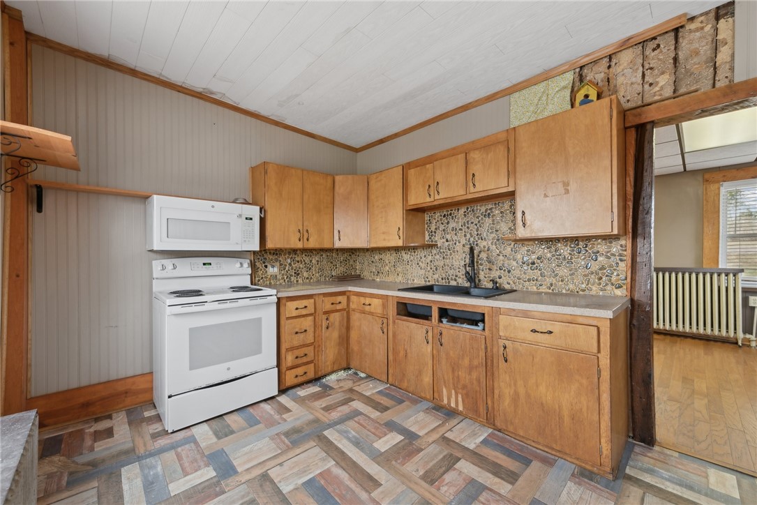 Milford Twp, Pennsylvania 15557, United States, 4 Bedrooms Bedrooms, ,2 BathroomsBathrooms,Residential,Active,8189