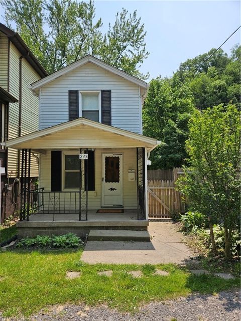 235 Glass Run Rd Lincoln Place PA 15207