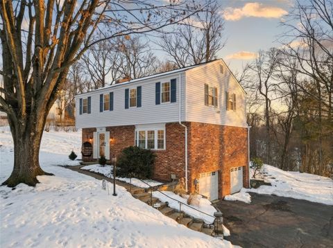 Photo of 220 Cornwall Dr, Pittsburgh, PA 15238 (MLS # 1739791)