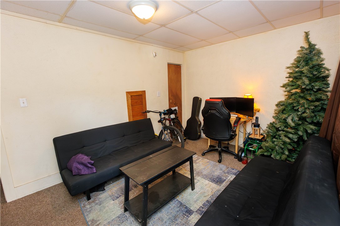 213 2nd Ave