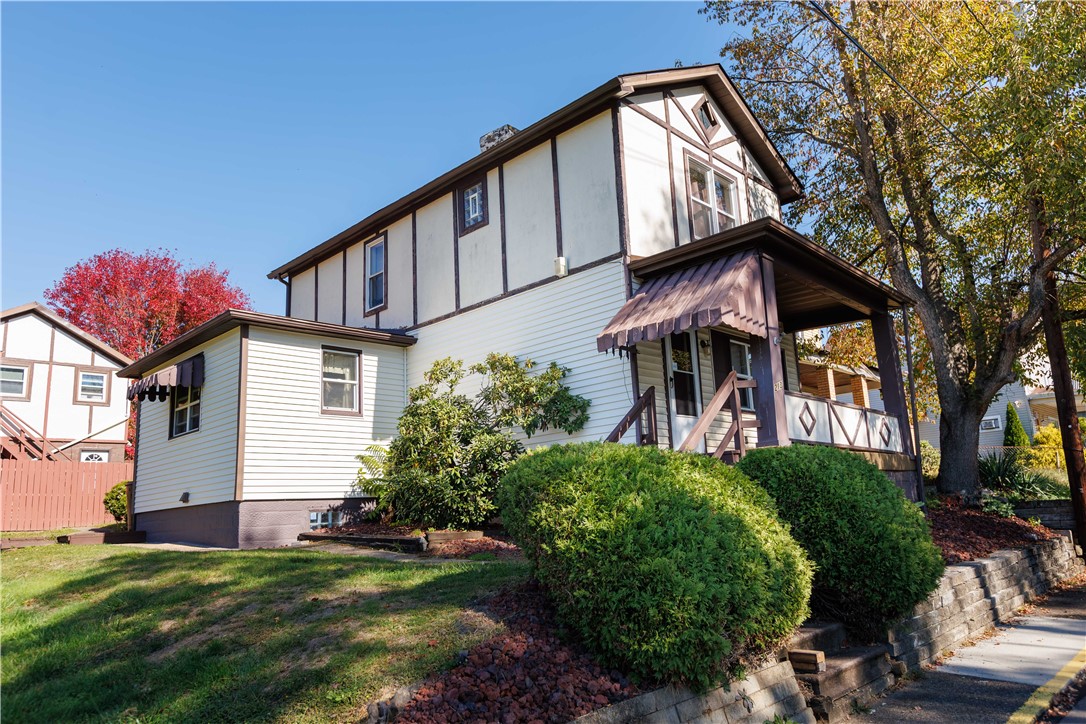 213 2nd Ave