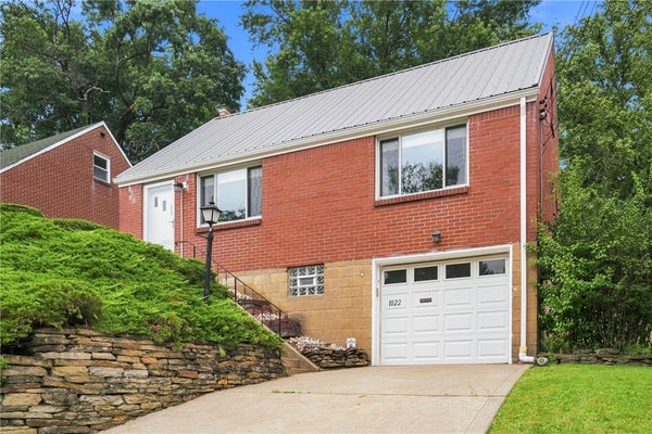 1022 WOODLAND RD, BLAWNOX, PA 15238 - Image a59ef65bb265de3f08338bf202edd051/837799084