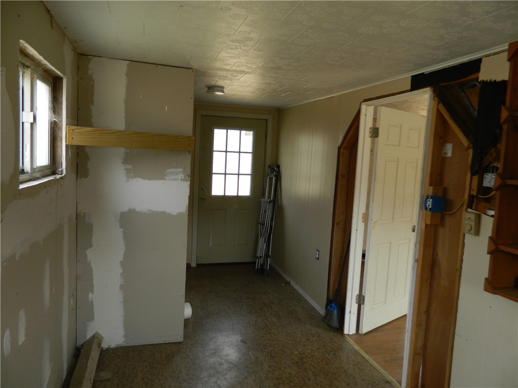 103 Sherwood Dr Dr, Franklin, Pennsylvania image 3