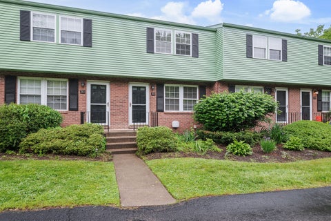 Condo For Sale - 303 Laporte Court<br/> Cranberry Twp, PA 16066