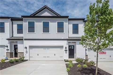 Photo of 104 Delmonica Dr, Washington, PA 15301 (MLS # 1727451)