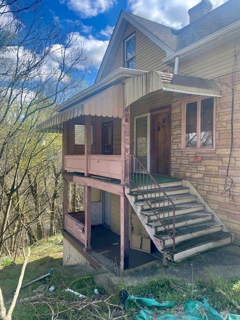 Photo of 504 Chestnut St, Monessen, PA 15062 (MLS # 1760350)