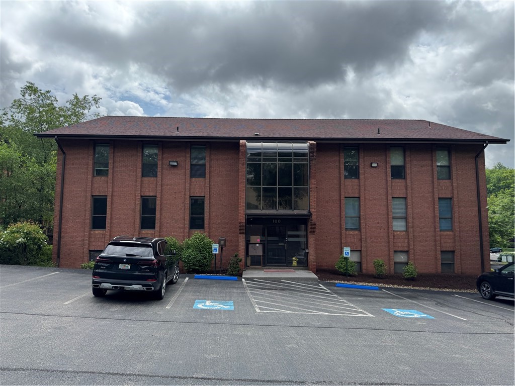 109 Mcknight Park Dr