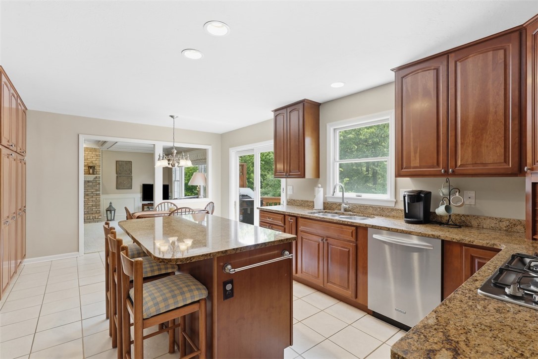 703 Willowcrest Dr